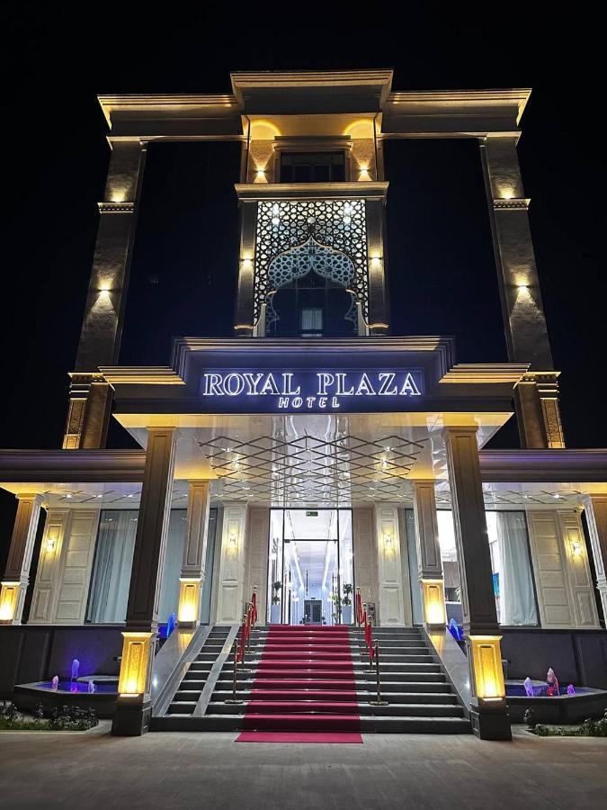 Hotel Royal Plaza Karshi Esterno foto